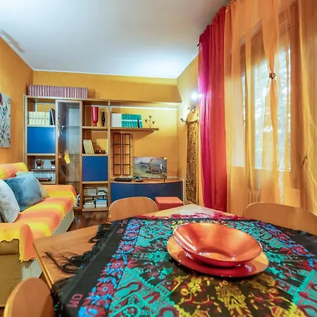 Guesthost - Da Luca Con Posto Auto! Apartamento
